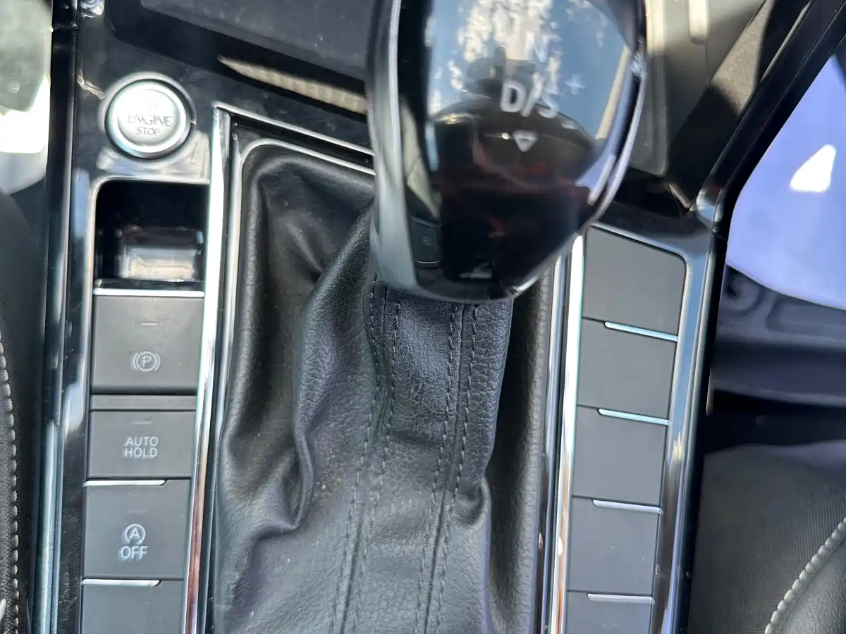 Volkswagen Passat 2022 280TSI Elite Edition фото 14