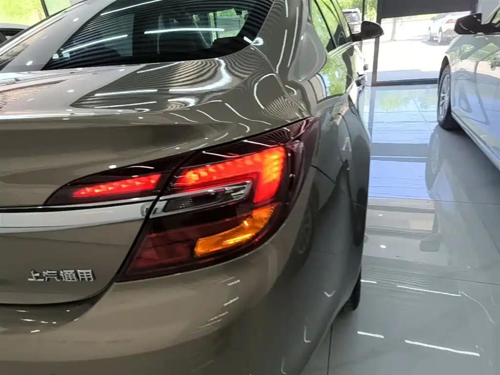Buick Regal 2015 1.6T Elite Tech Edition фото 8