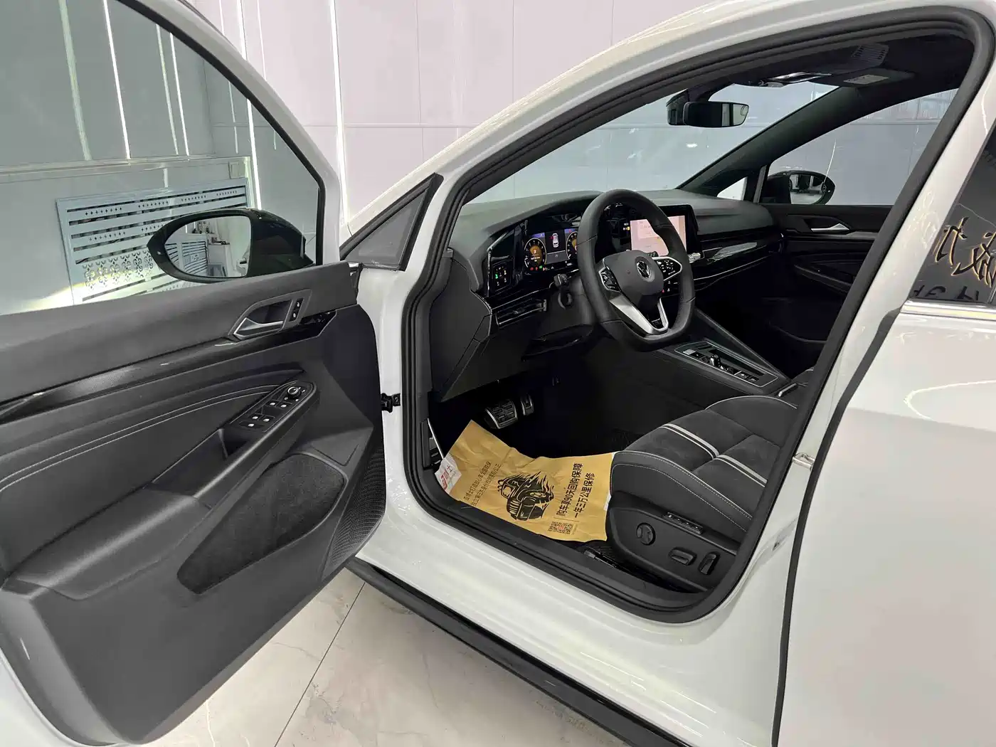 Volkswagen Golf 2023 Facelift 280TSI DSG R-Line Lite фото 7