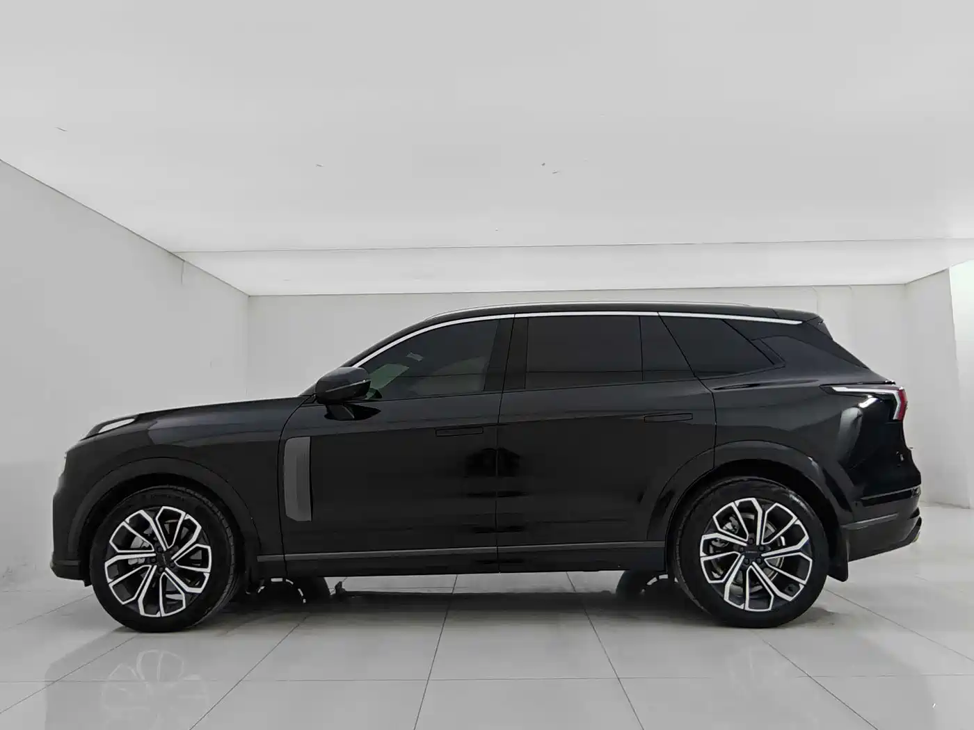Lynk & Co 09 2021 2.0T Halo 6-Seater фото 7