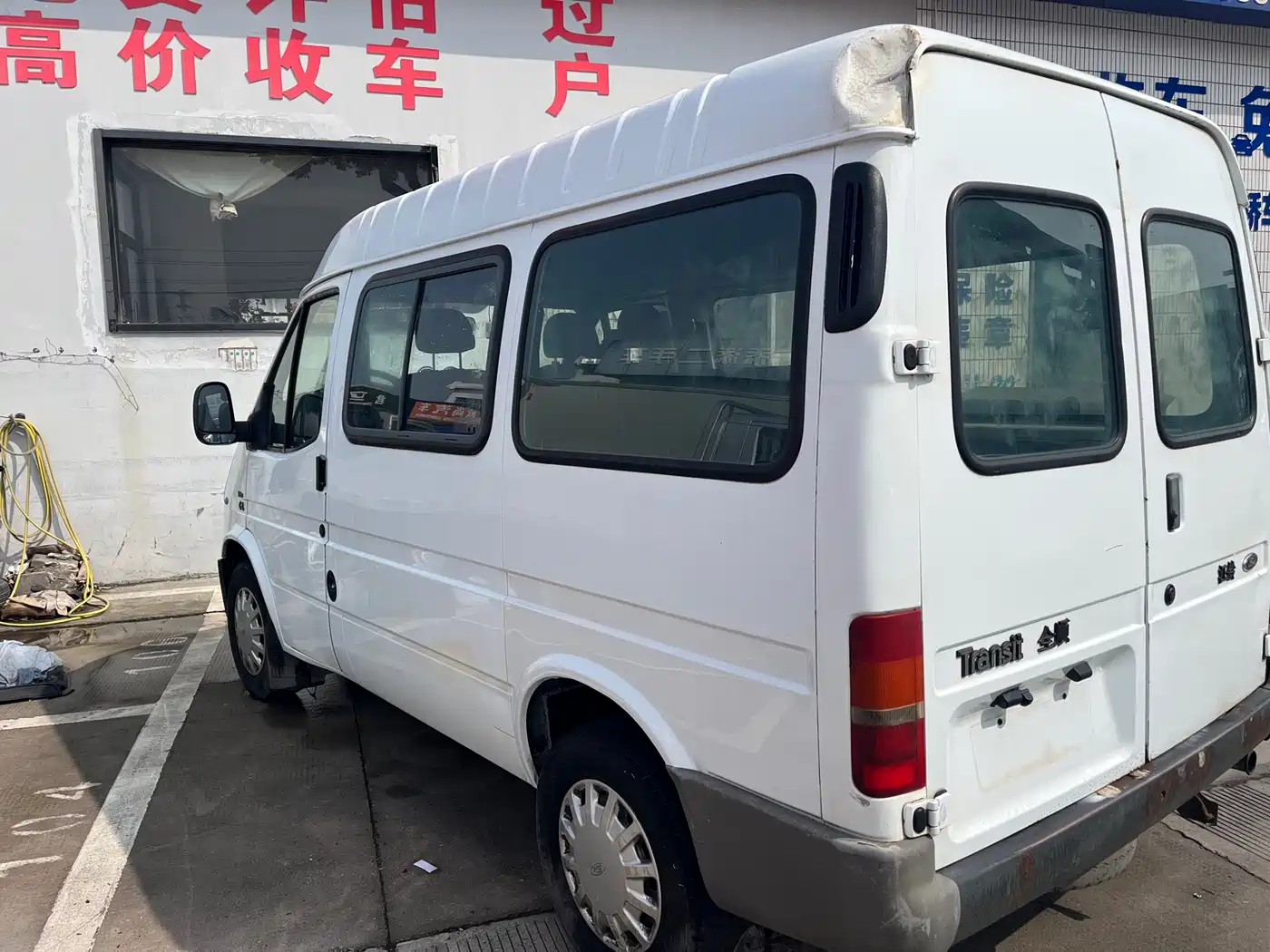 Ford Classic Transit 2015 2015 2.8T Diesel Short Wheelbase 6-Seater Mid-Roof MPV JX493ZLQ4