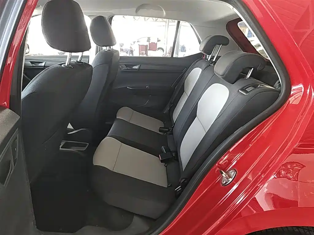 Škoda Fabia 2016 1.4L Automatic Car Enjoy Edition фото 17