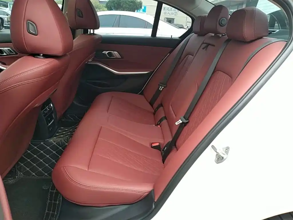BMW 3 Series 2024 325i M Sport Package фото 17