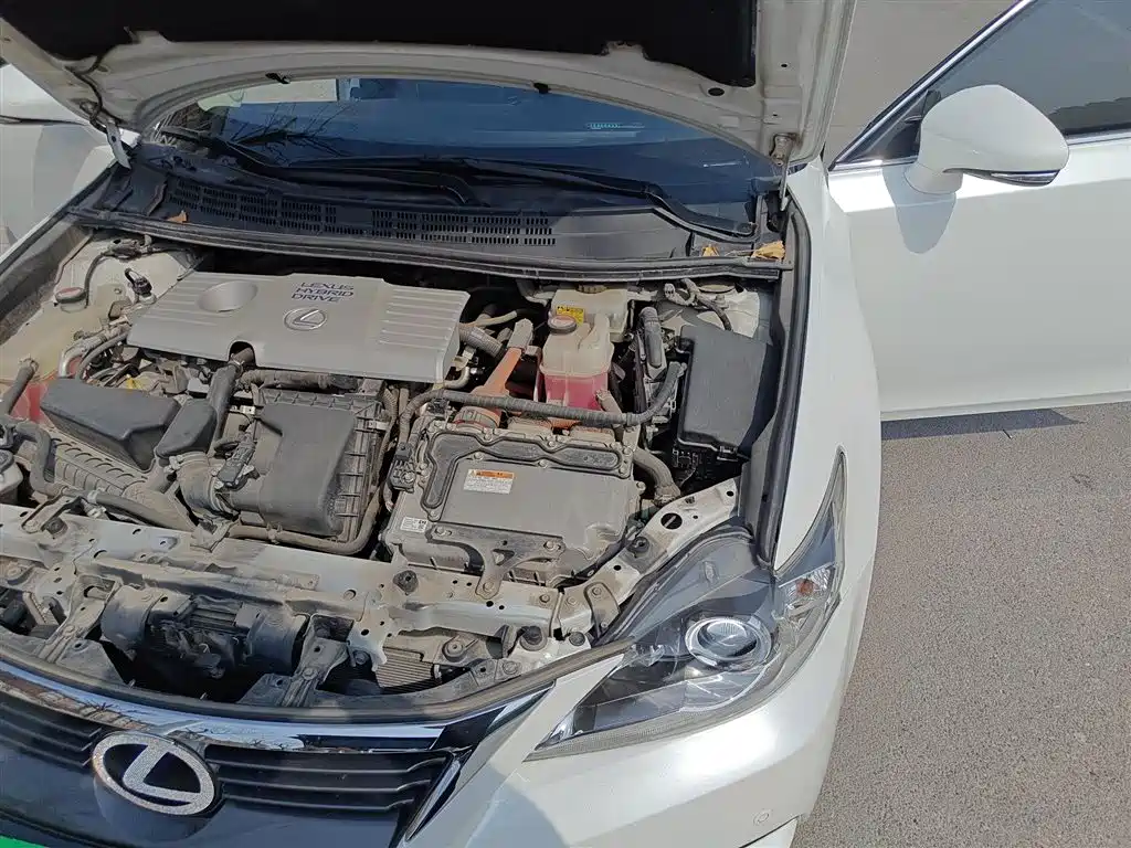 Lexus CT 2014 CT200h Comfort Edition Dual Tone фото 21