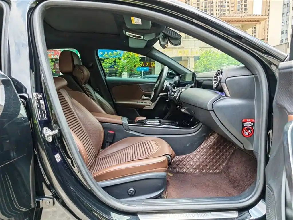 Mercedes-Benz A-Class 2019 A 200 L Sport Sedan фото 8