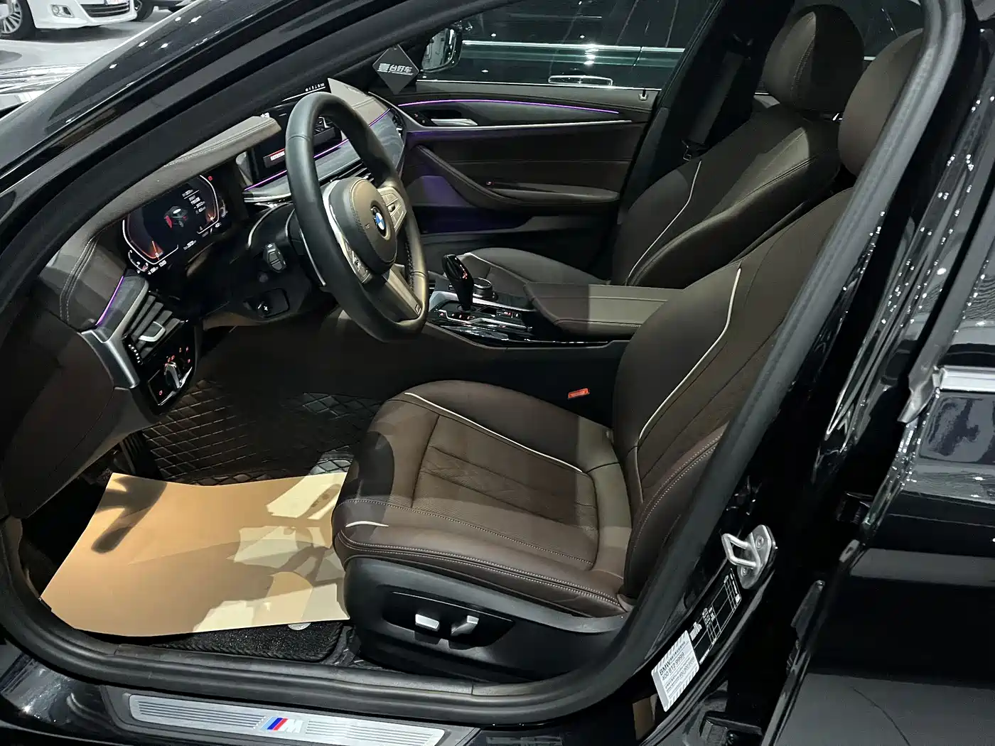 BMW 5 Series 2022 Model Second Facelift 530Li Leading M Sport Package фото 5