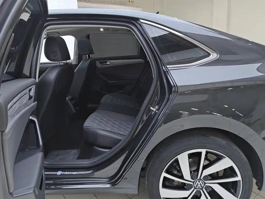 Volkswagen Sagitar 2023 300TSI DSG Surpassing Edition фото 11