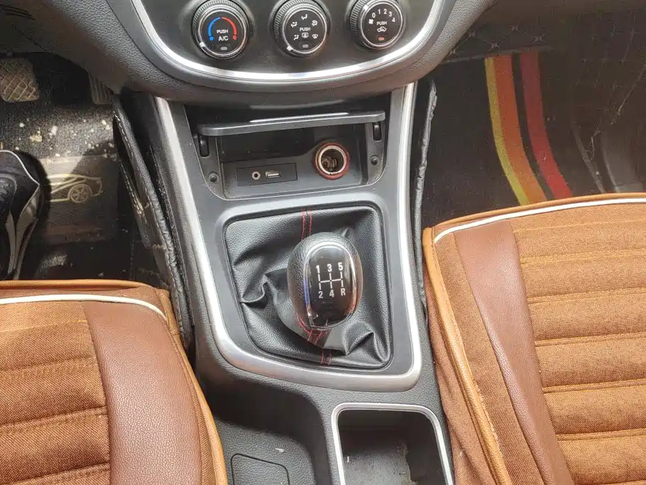 Baojun 560 2015 2015 1.8L Manual Comfort