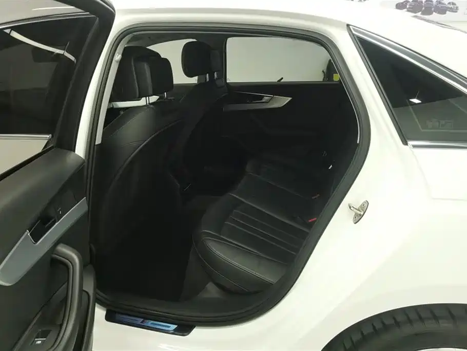 Audi A4L 2020 40 TFSI Fashion Dynamic Edition фото 11