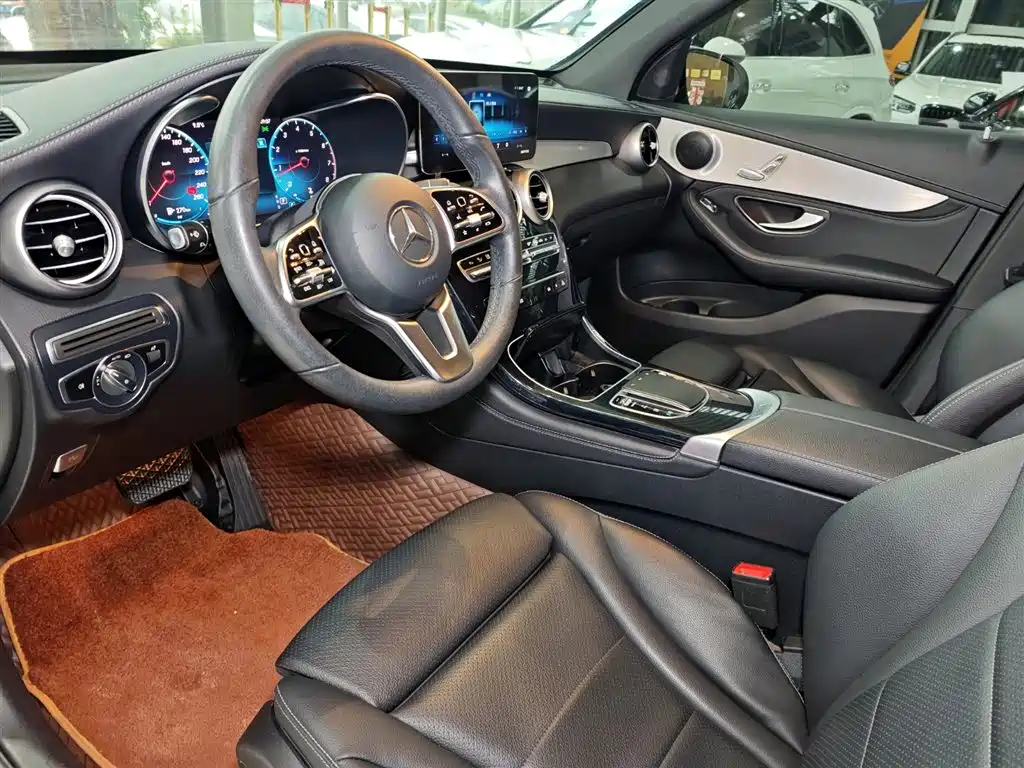 Mercedes-Benz GLC 2020 Facelift GLC 260 L 4MATIC Dynamic фото 7