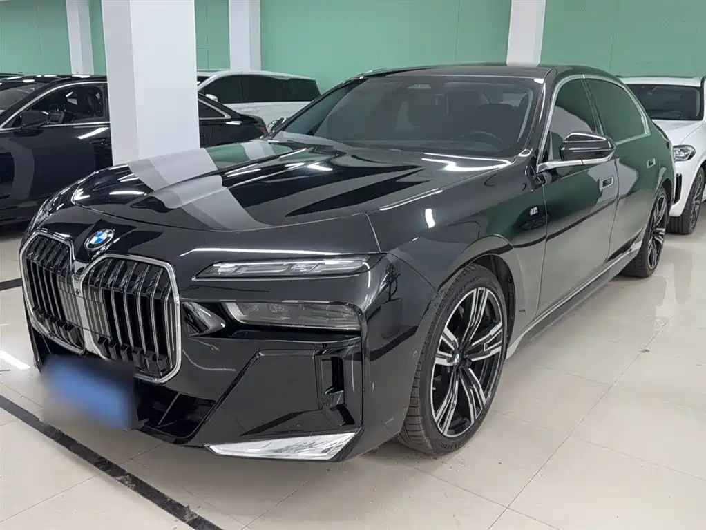 BMW 7 Series 2023 Model 740Li Leading M Sport Package фото 3