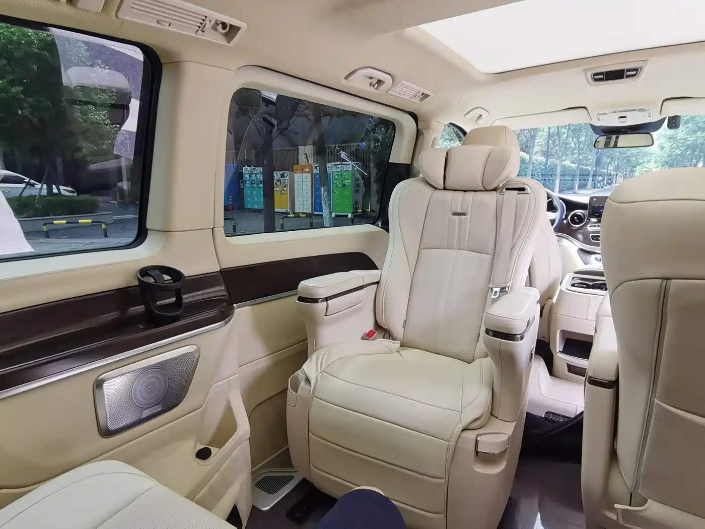 Mercedes-Benz V-Class 2022 V 260 Prestige Edition фото 21