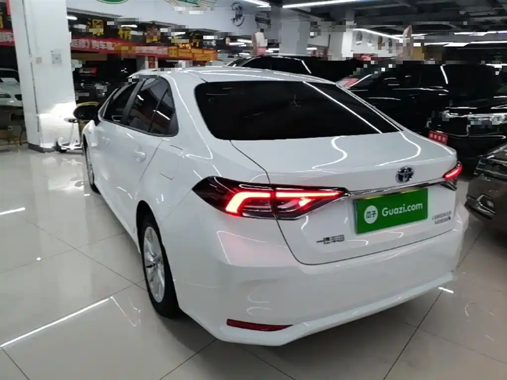 Toyota Corolla 2023 1.8L Smart Hybrid Dual Engine Elite Edition фото 5