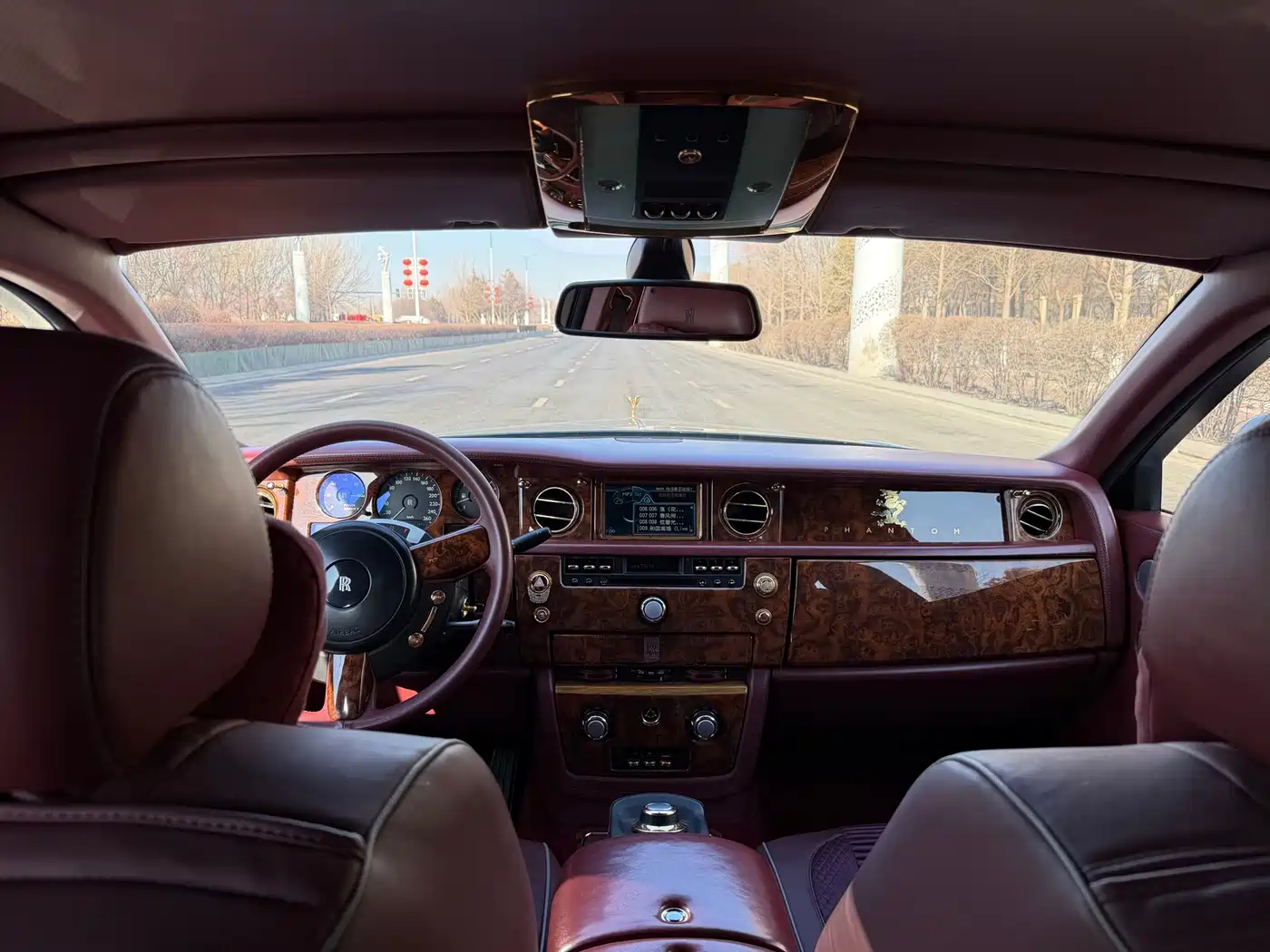 Rolls-Royce Phantom фото 8