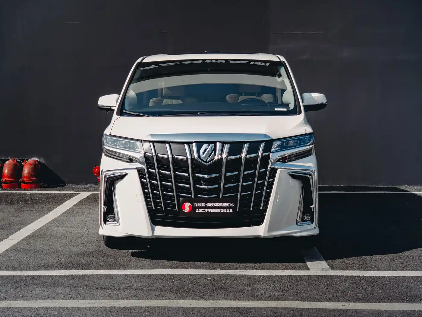Toyota Alphard 2018 3.5L Premium фото 2