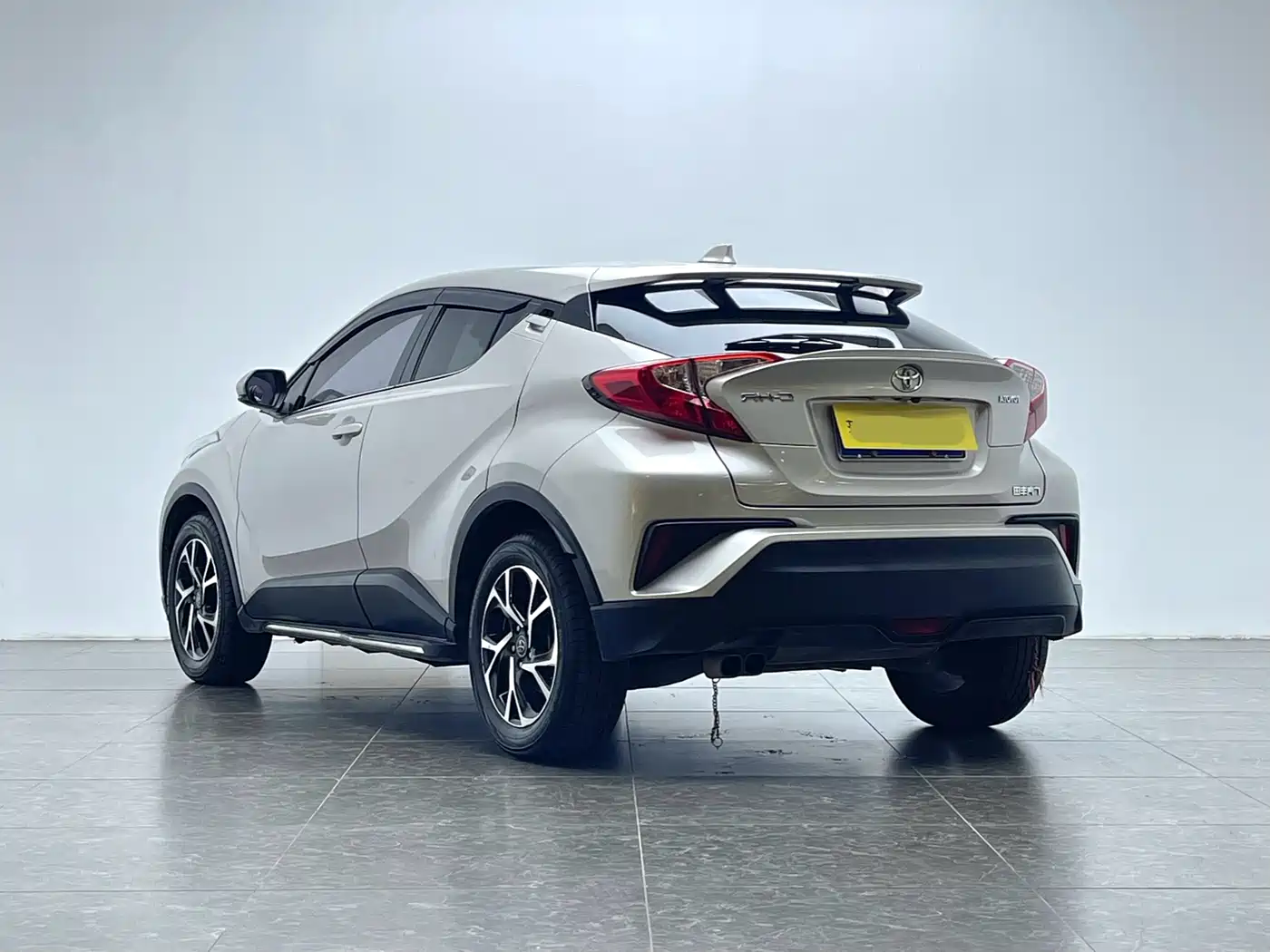Toyota C-HR 2020 Model 2.0L Leading фото 20