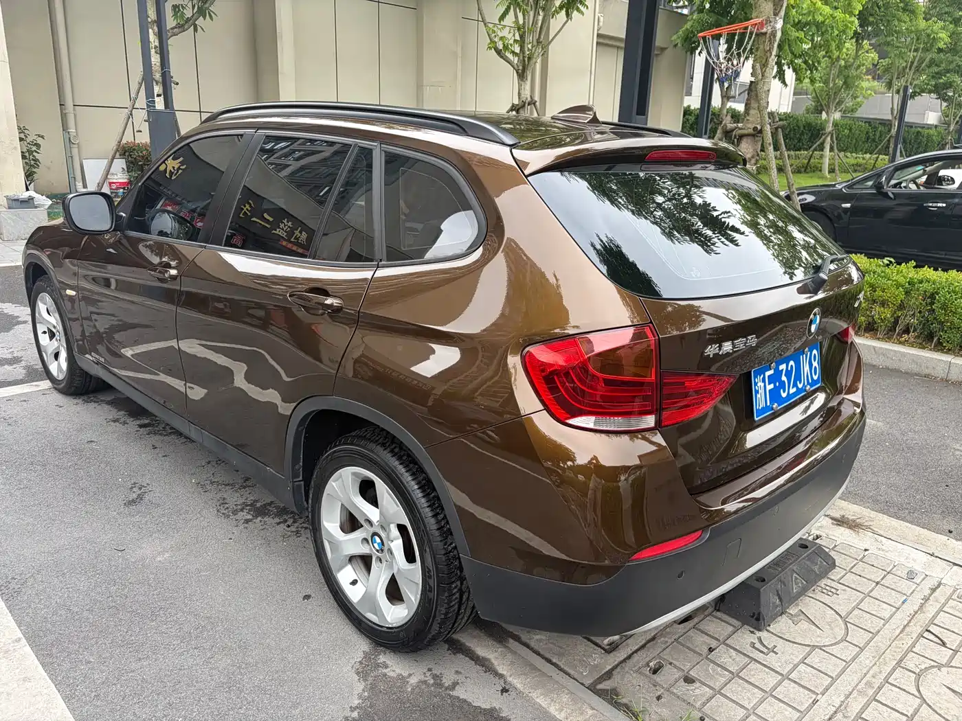 BMW X1 2012 xDrive20i Luxury фото 9