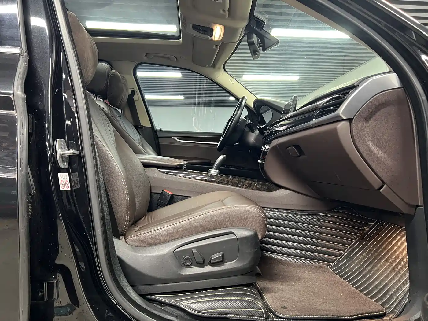 BMW X5 (Import) 2018 xDrive35i Elegant Model фото 9