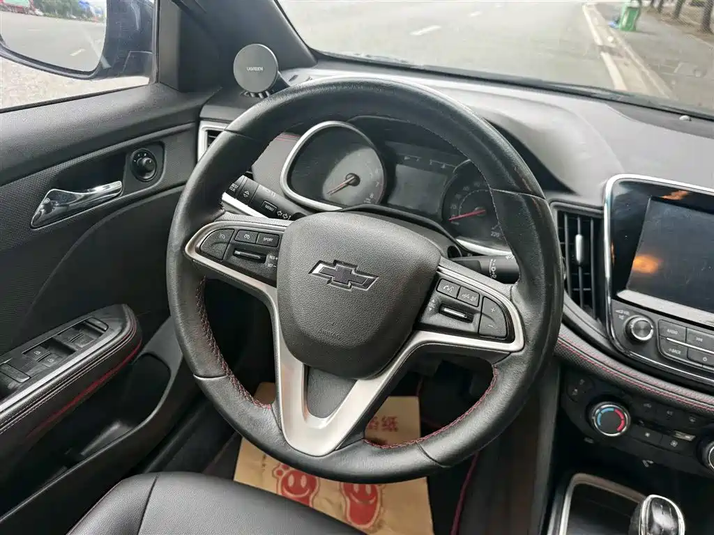 Chevrolet Monza 2019 RS 330T Auto Smooth Edition China VI фото 5