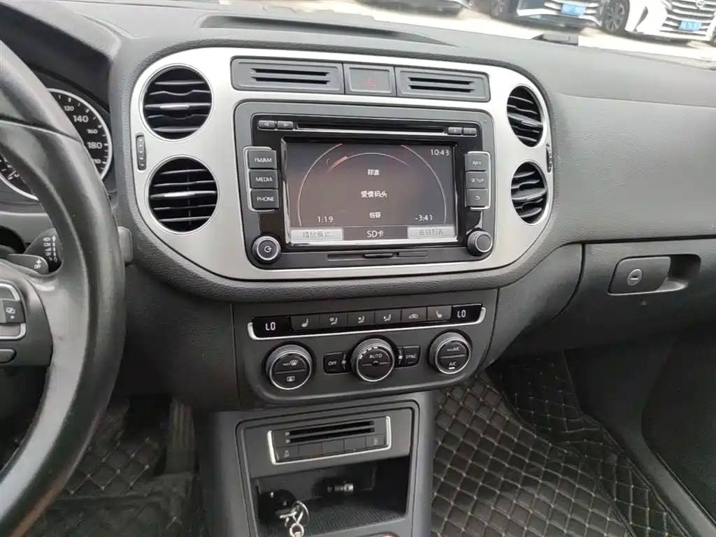 Volkswagen Tiguan 2015 1.8TSI Automatic 2WD Highline фото 13