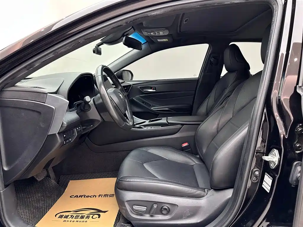 Toyota Avalon 2022 Hybrid 2.5L Luxury Edition фото 8