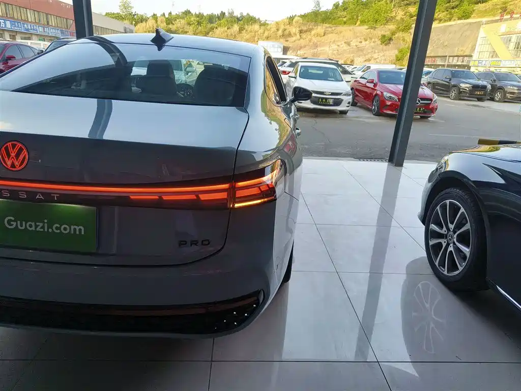 Volkswagen Passat 2025 Model Pro 380TSI Starlight Dragon Premium Edition фото 8
