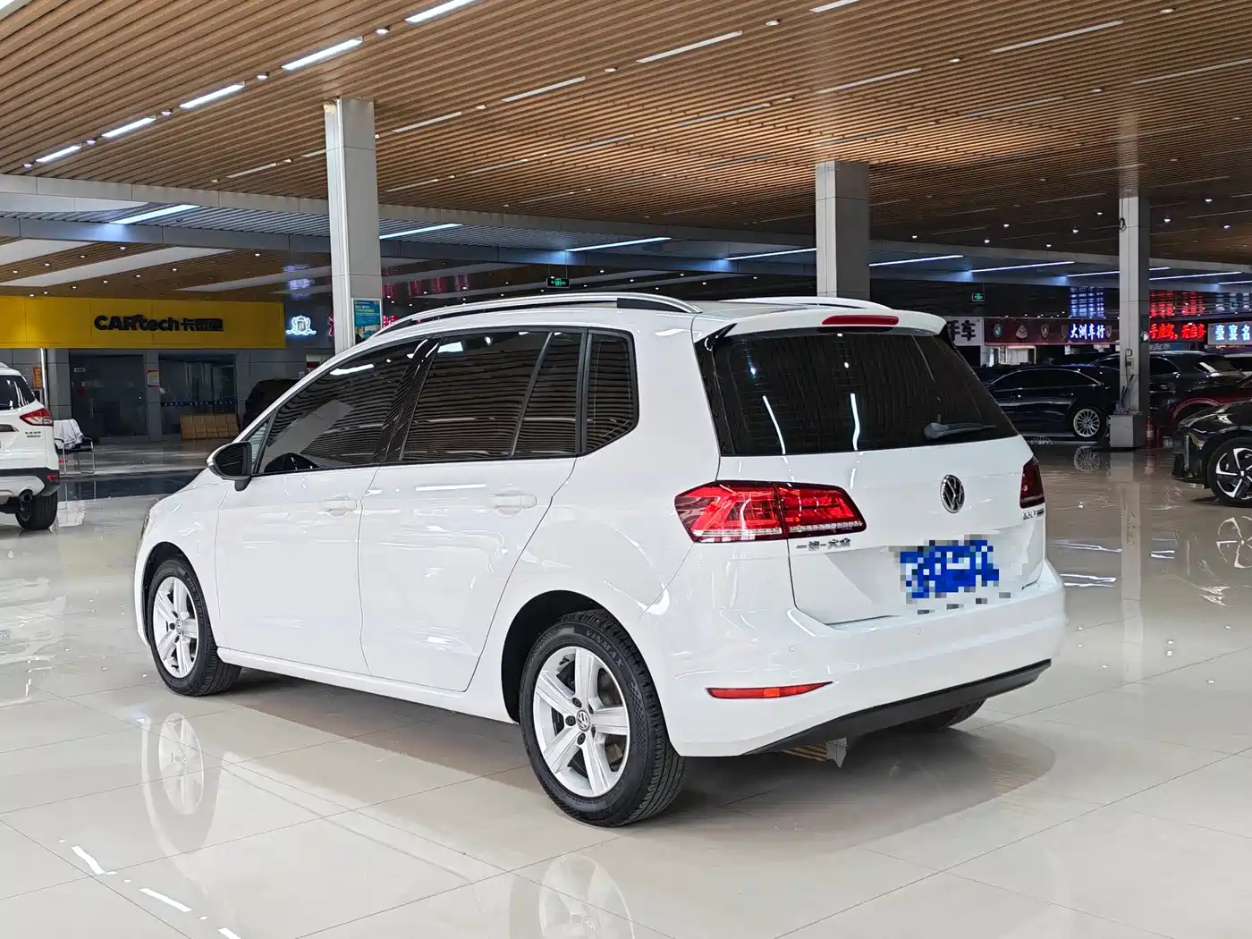 Volkswagen Golf Sportsvan 2016 1.6L Automatic Comfort фото 6