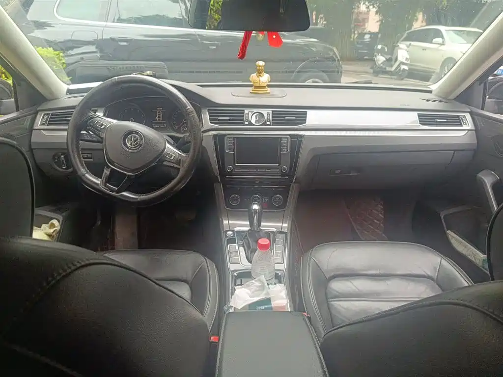 Volkswagen Passat 2017 330TSI DSG Prestige фото 13