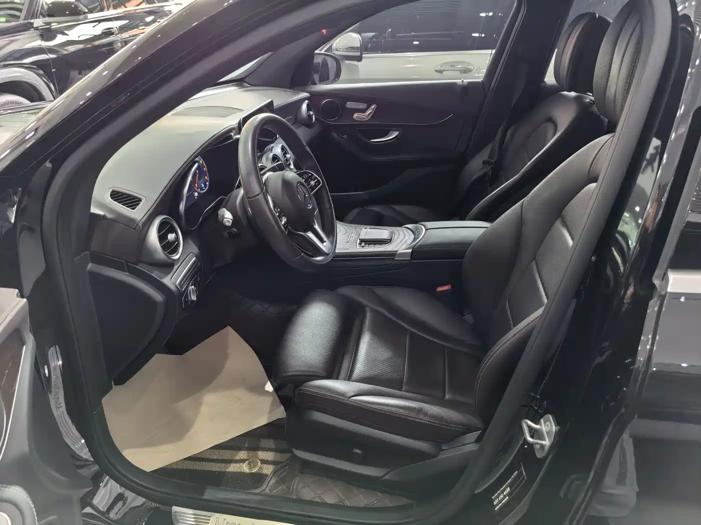 Mercedes-Benz GLC 2022 Model GLC 300 L 4MATIC Dynamic Edition фото 5