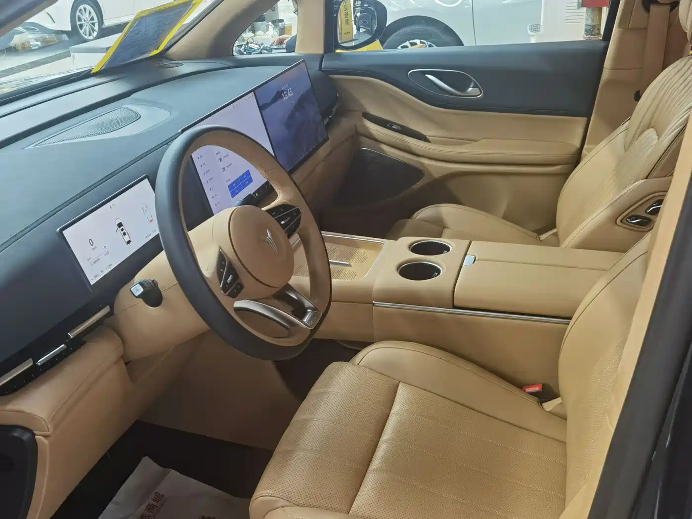 Voyah Auto Voyah Dreamer 2025 PHEV AWD Flagship Kunpeng Edition фото 4