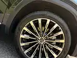 Фото 6 - Geely Monjaro