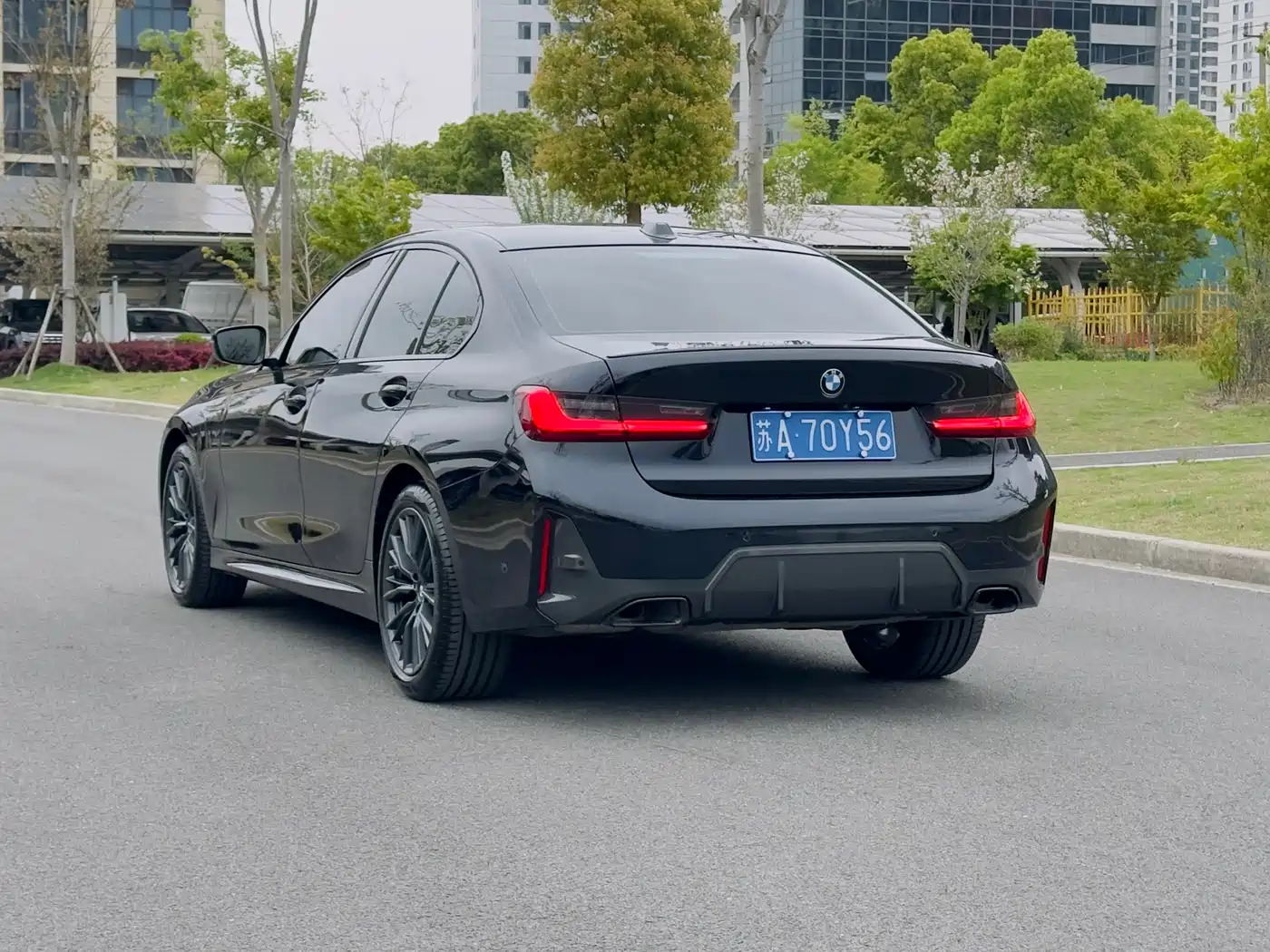 BMW 3 Series 2024 325i M Sport Shadowline Package фото 9