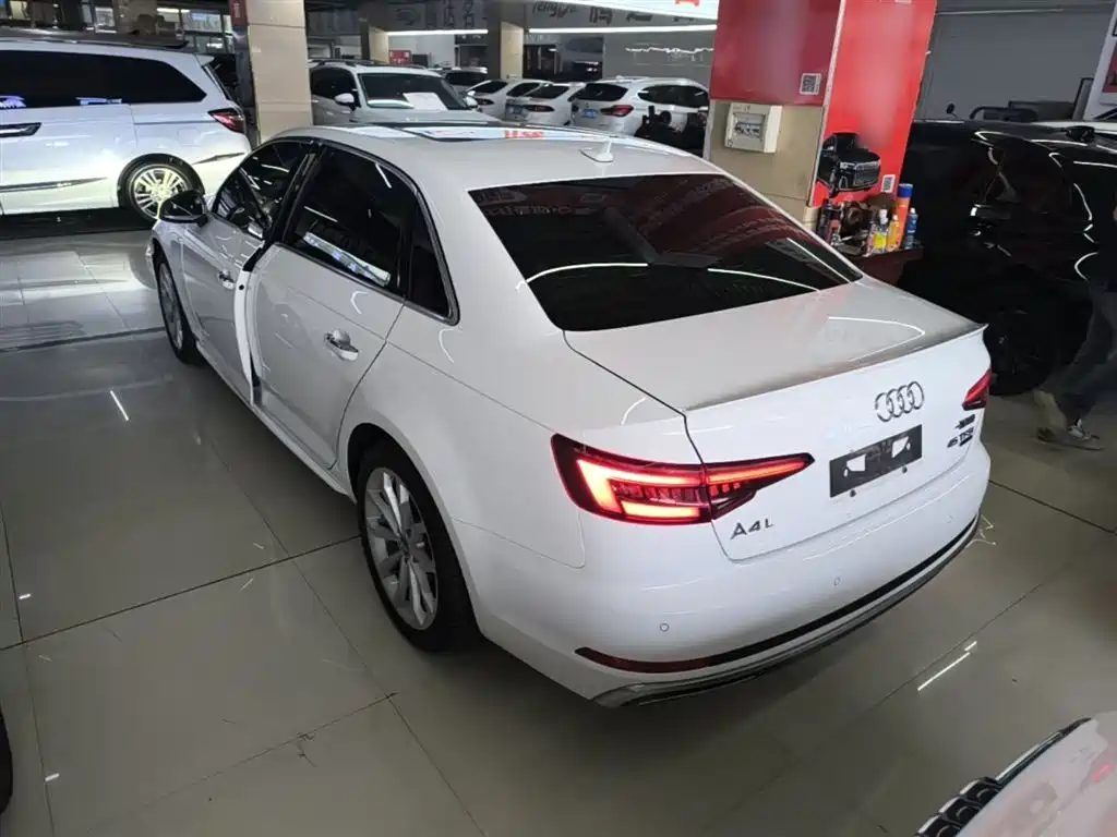Audi A4L 2019 45 TFSI quattro Personality Sport (China V) фото 5