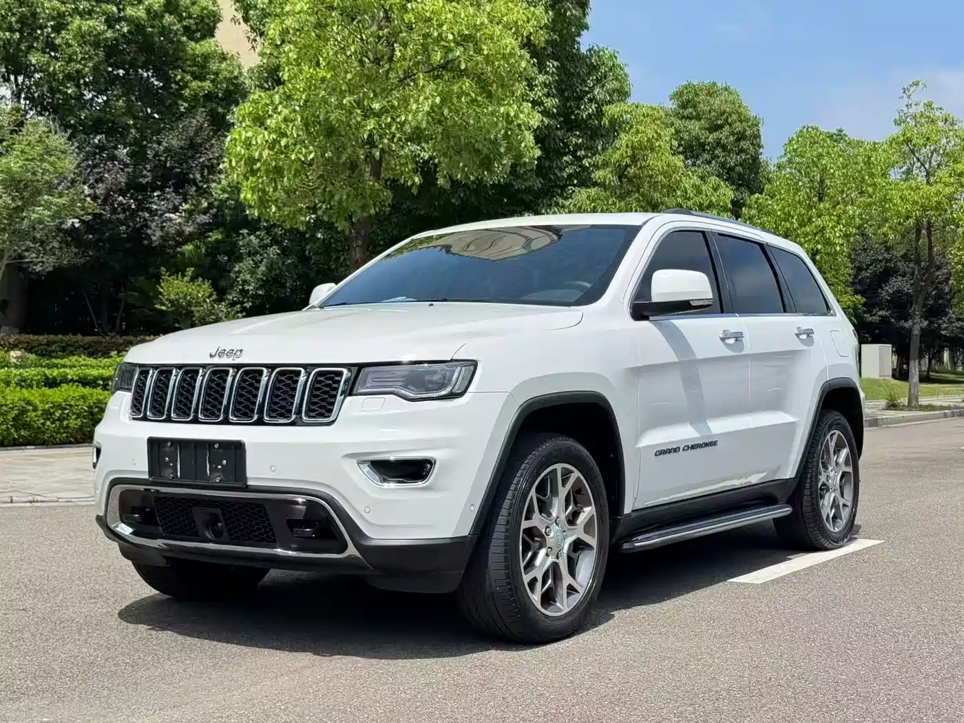 jeep grand-cherokee-(imported)