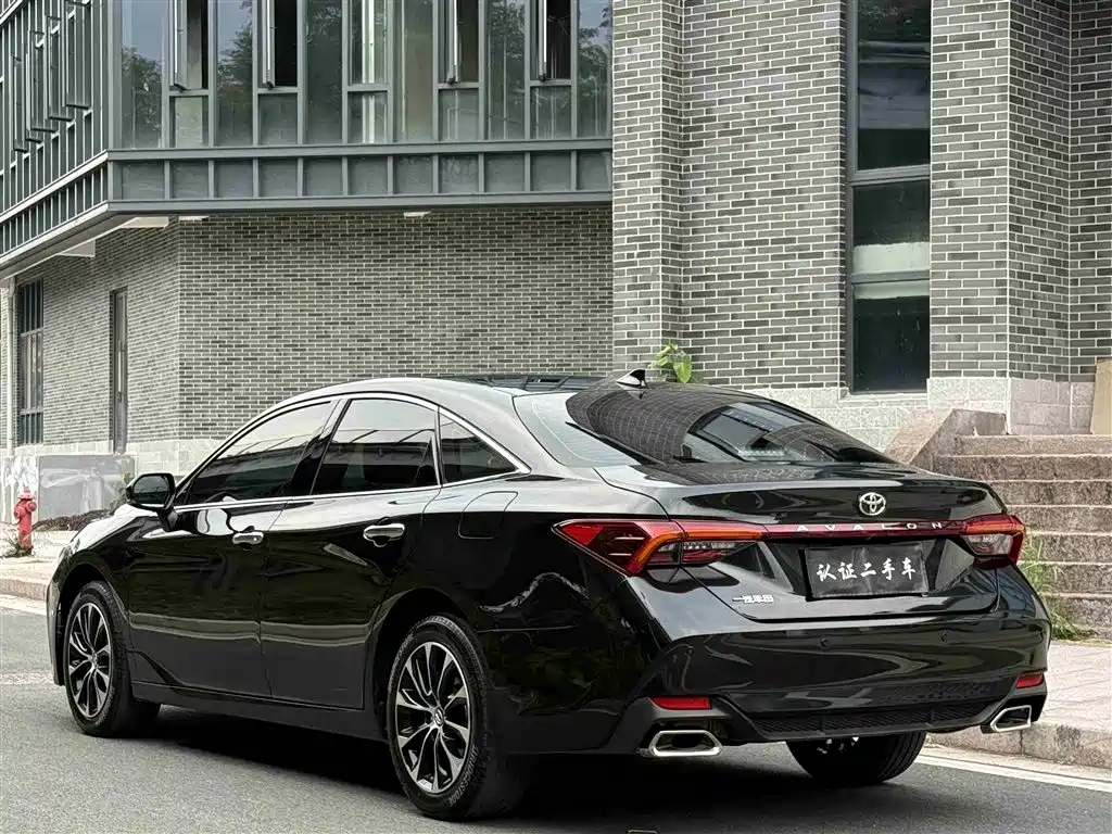 Toyota Avalon 2022 2.0L Luxury Edition фото 3