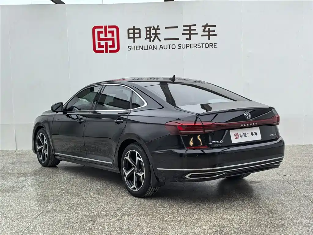 Volkswagen Passat 2023 330TSI Starlight Elite Edition фото 3