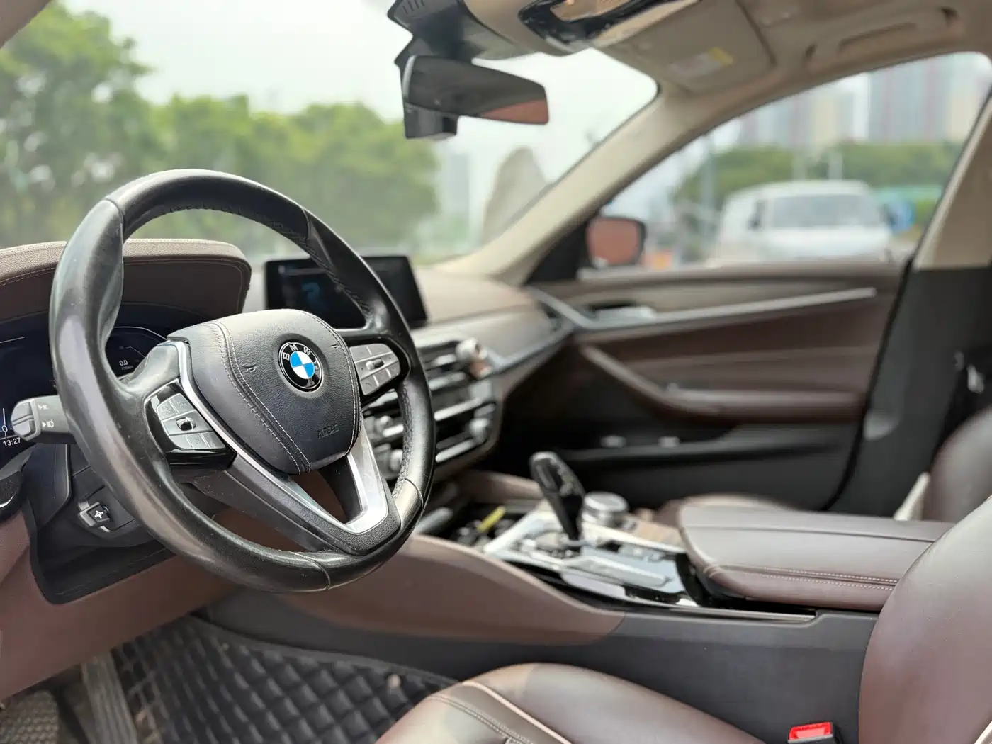 BMW 5 Series New Energy 2020 530Le Range Upgrade Luxury Package фото 10