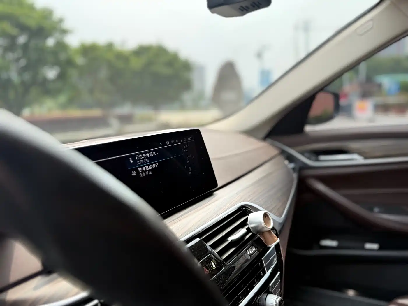 BMW 5 Series New Energy 2020 530Le Range Upgrade Luxury Package фото 15