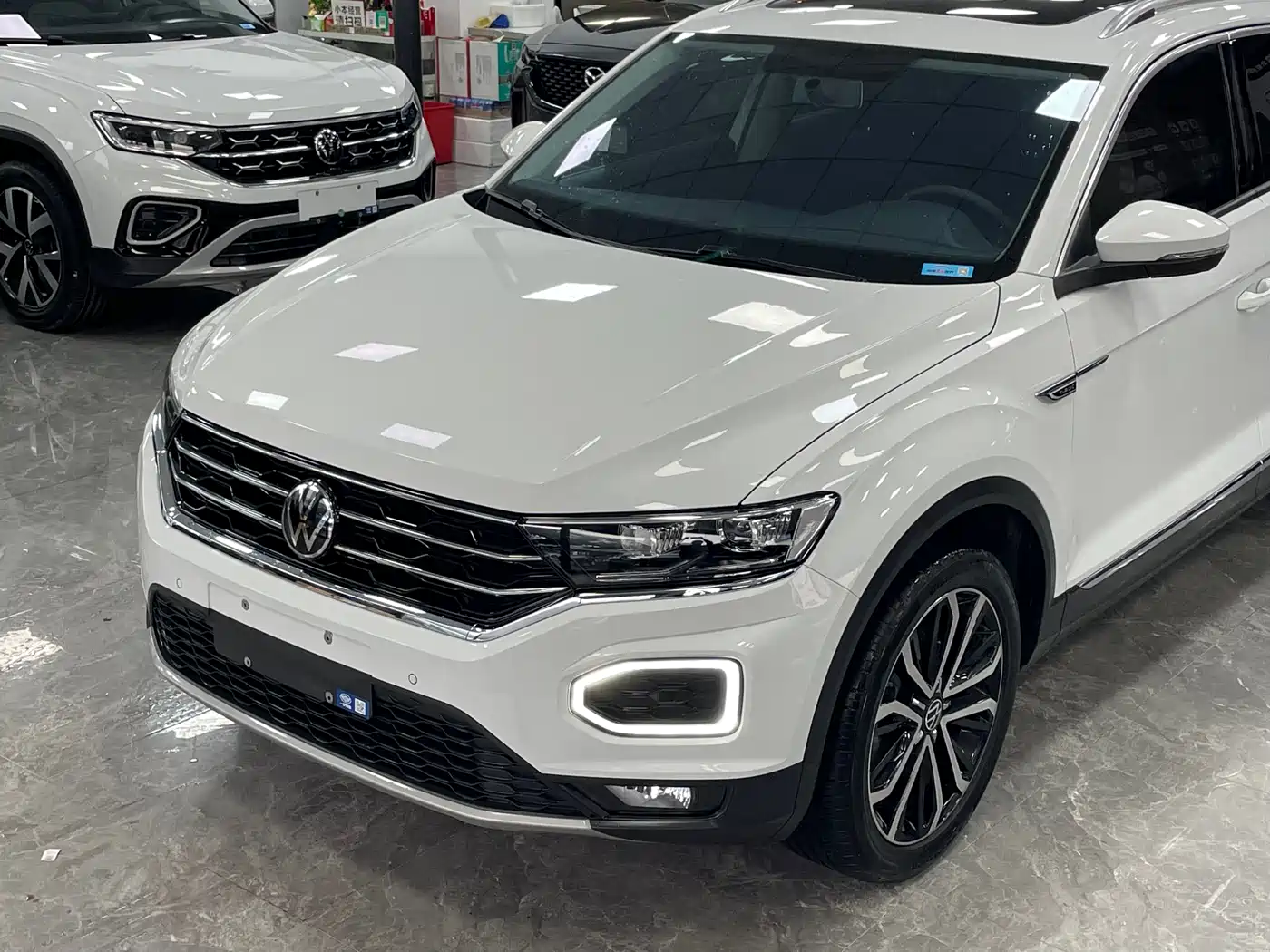 VOLKSWAGEN T-ROC EXPLORING SONGS