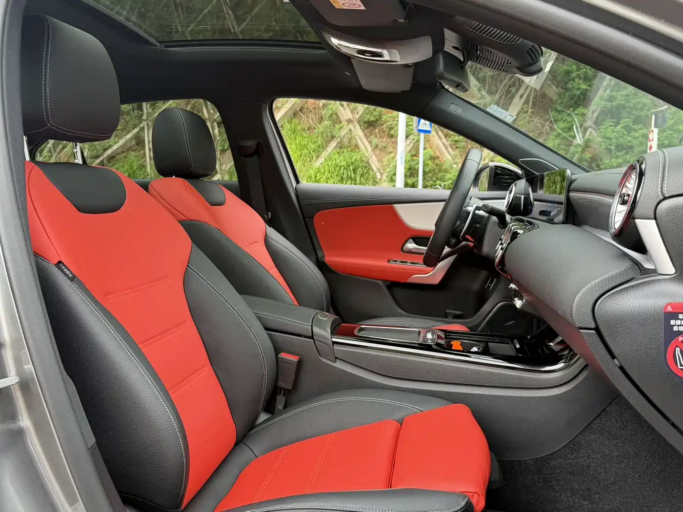 Mercedes-Benz A-Class AMG 2025 AMG A 35 L 4MATIC фото 7