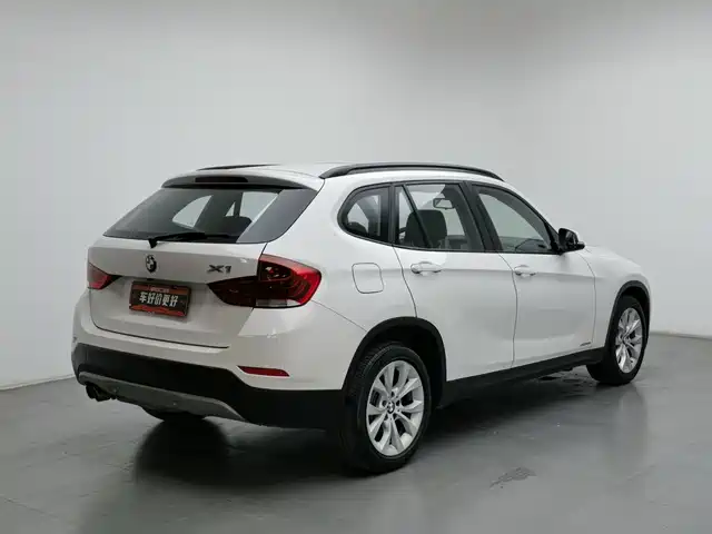 BMW X1 2014 sDrive18i Fashion Edition — фото 2