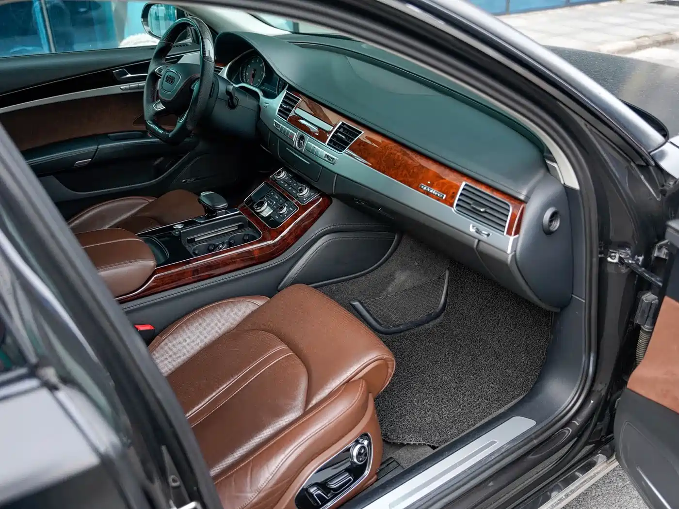 Audi A8 2011 A8L 3.0 TFSI quattro Premium (245kW) фото 6