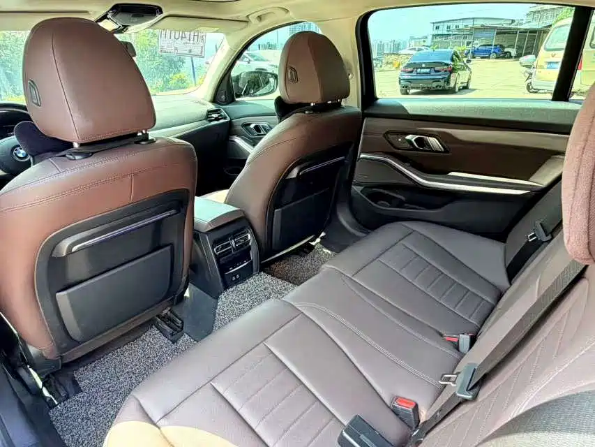 BMW 3 Series 2020 330i M Sport Blackout Package фото 5