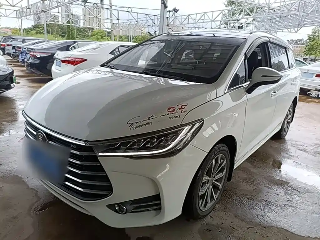 Photo 1 - BYD Song MAX
