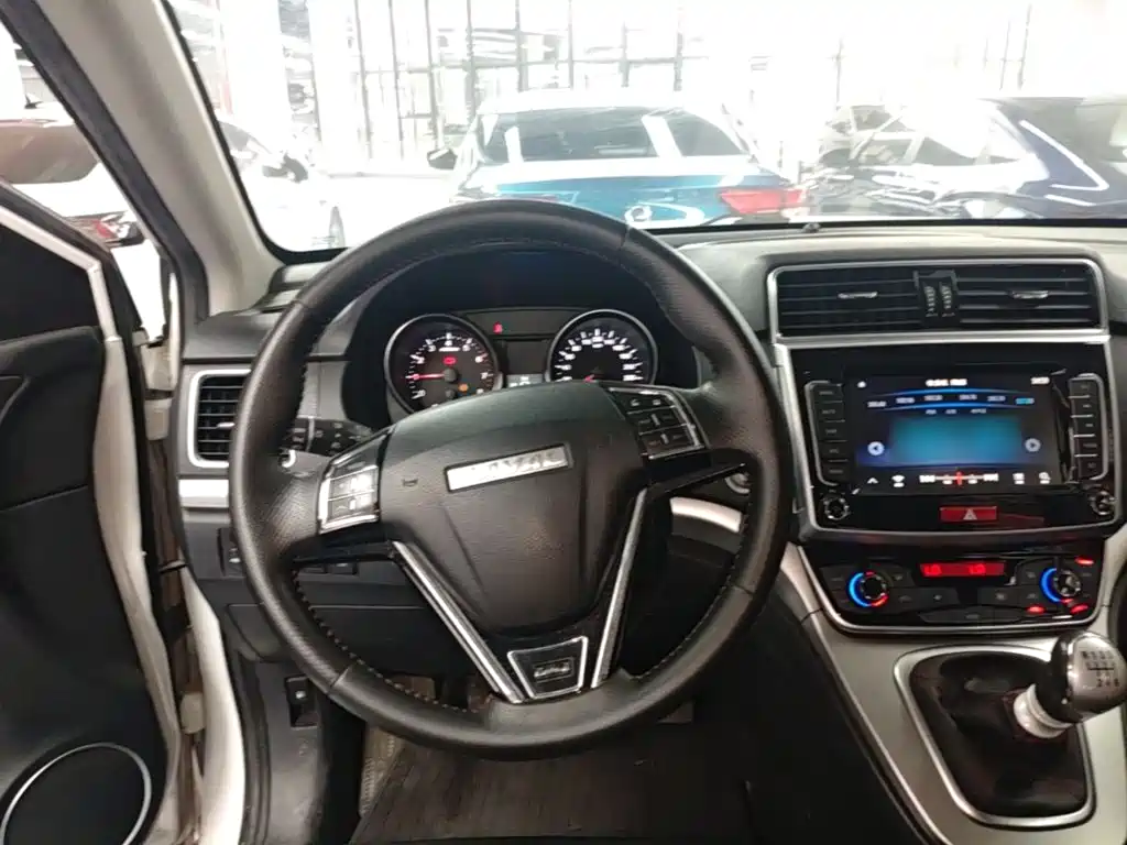 Photo 11 - Haval M6
