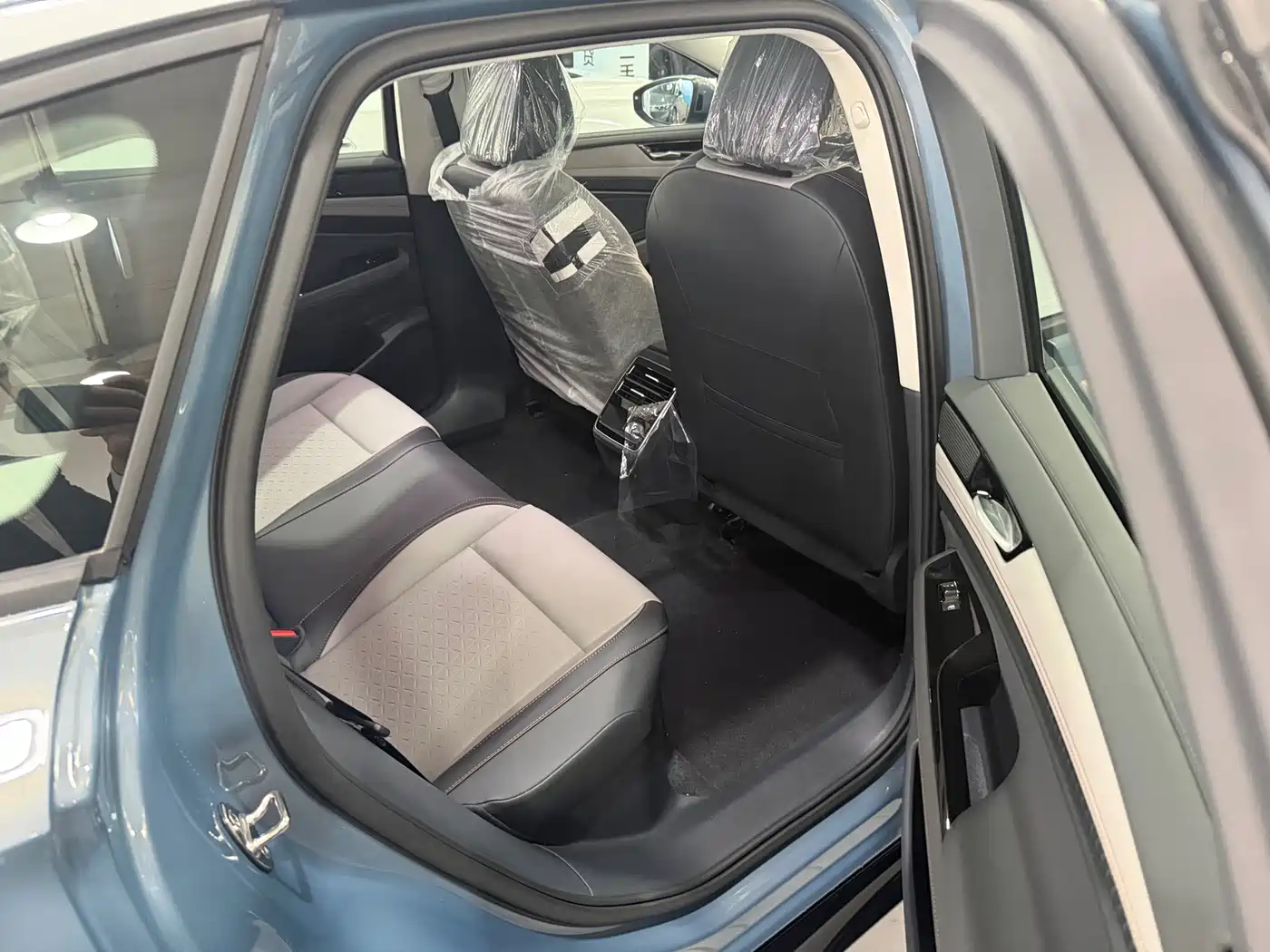 VOLKSWAGEN ID.7 VIZZION