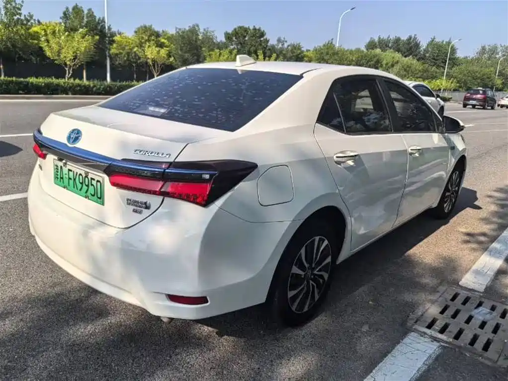 Toyota Corolla Twin Engine E+ 2020 1.8L E-CVT Comfort Edition фото 4