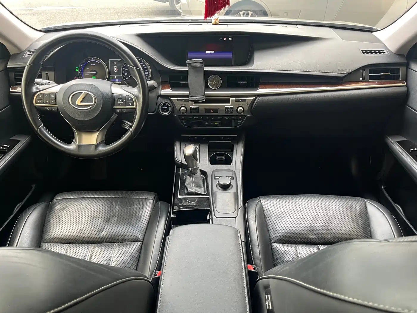 Lexus ES 2015 300h Luxury Edition фото 13