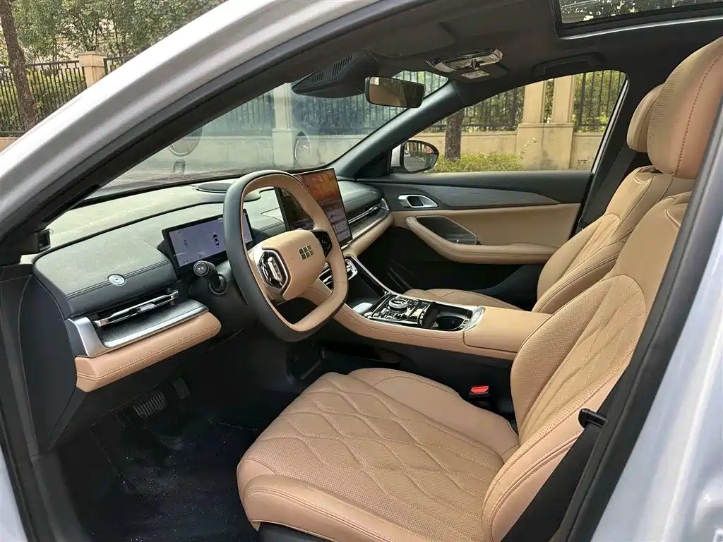 Geely Galaxy Galaxy A7 2025 EM-i 150km Long Voyage Edition фото 8