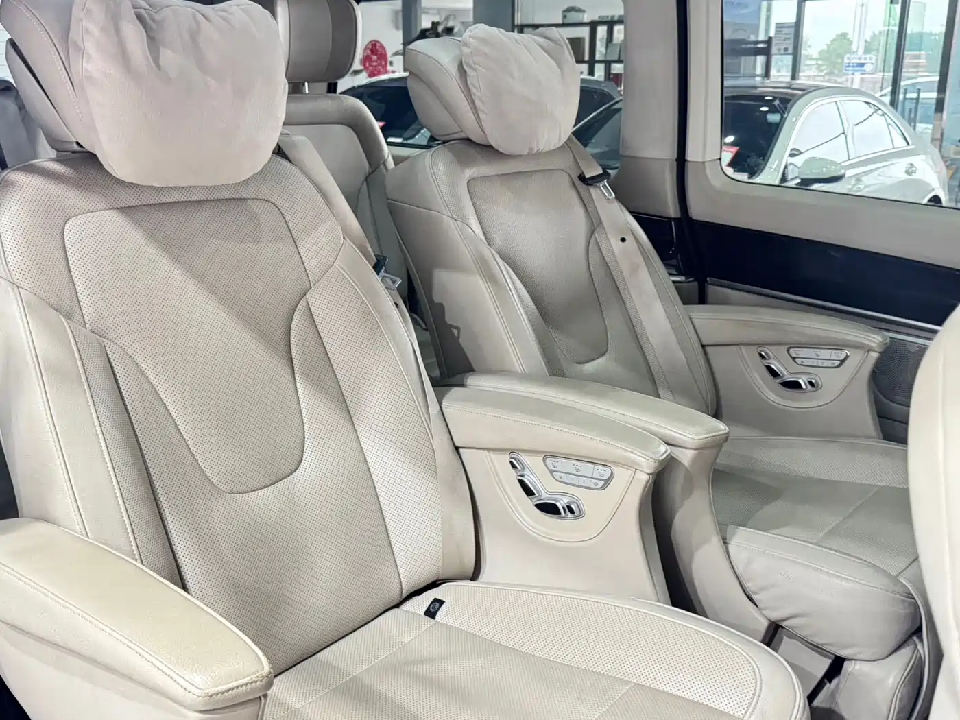 Mercedes-Benz V-Class 2016 V 260 Premium Edition фото 9